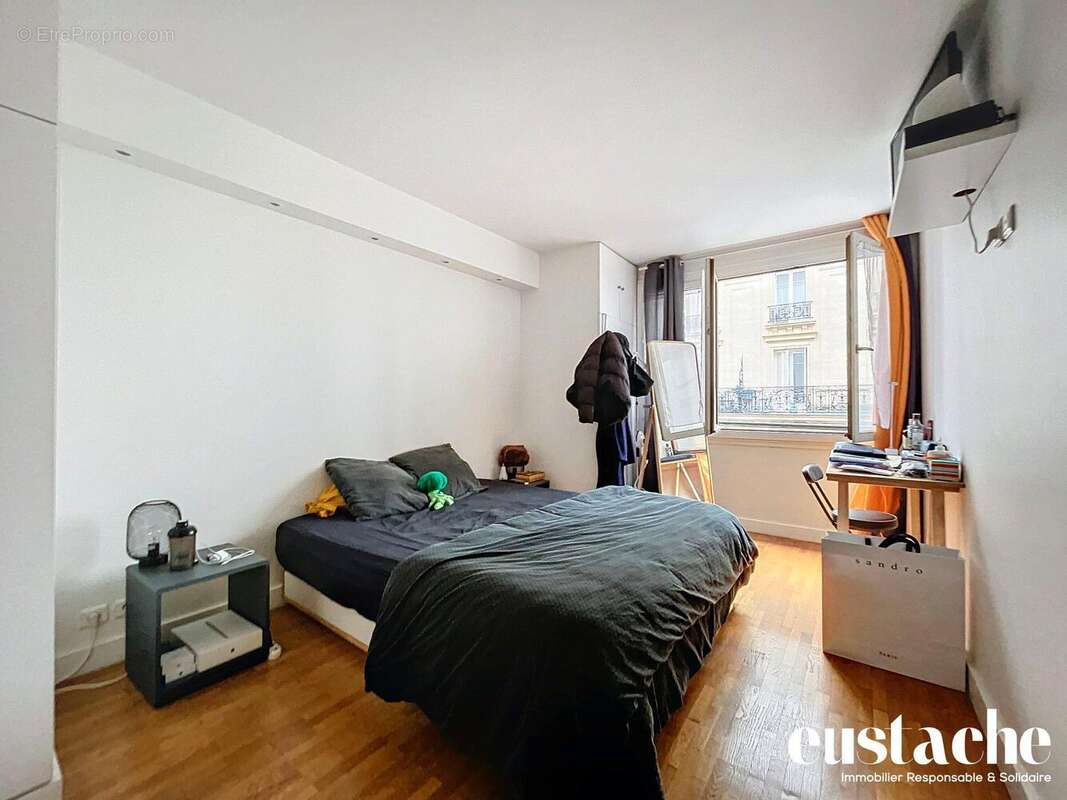 Appartement à PARIS-11E