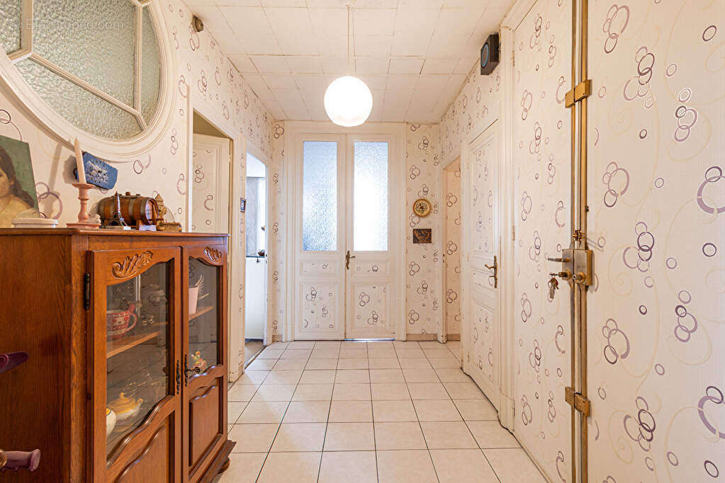 Appartement à MARSEILLE-1E