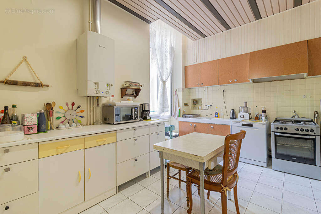 Appartement à MARSEILLE-1E