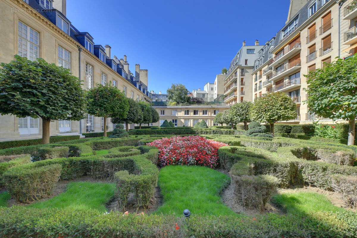 Appartement à PARIS-3E