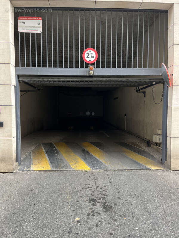 Parking à MARSEILLE-10E