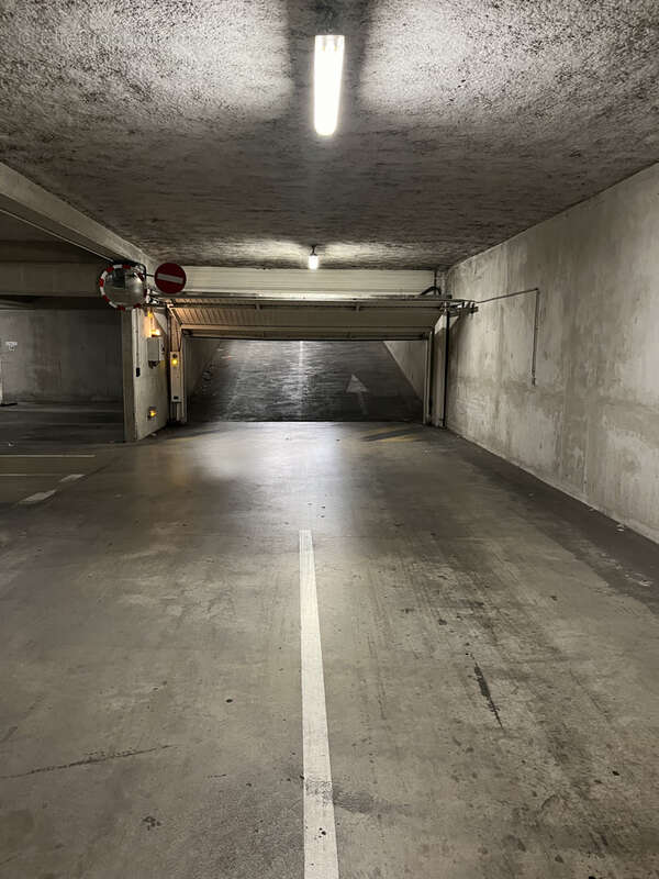 Parking à MARSEILLE-10E