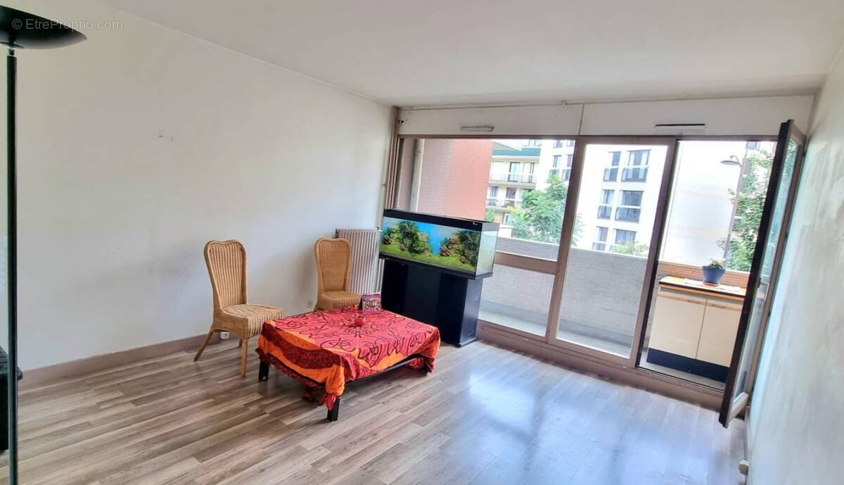 Appartement à PARIS-19E