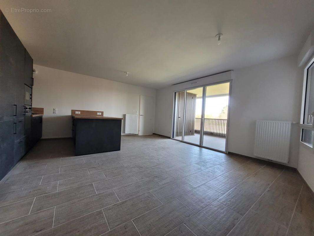 Appartement à MAUGUIO