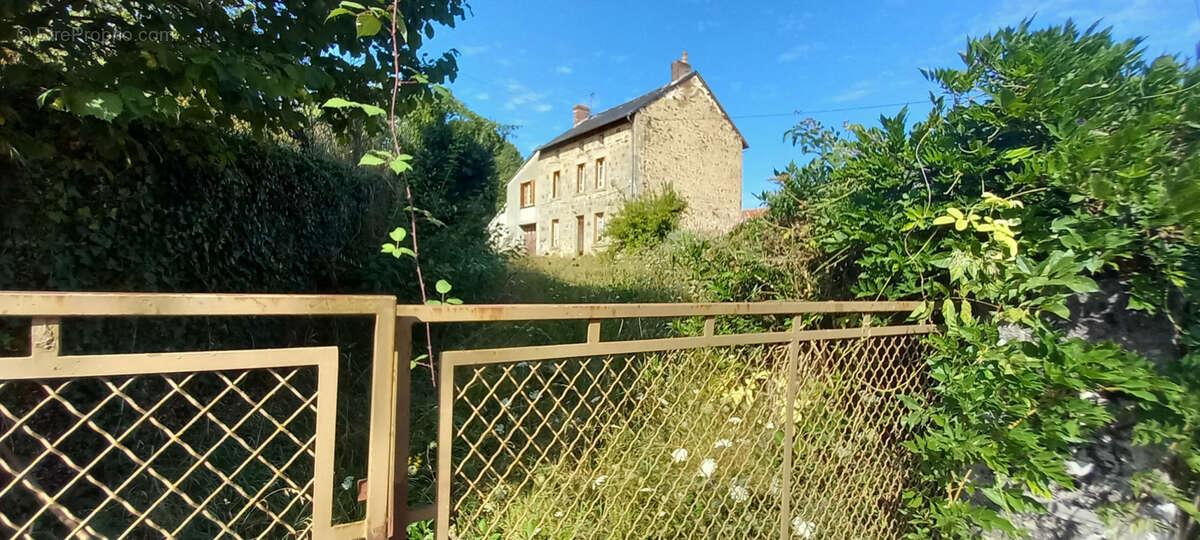 Maison à SAINT-DIZIER-LEYRENNE