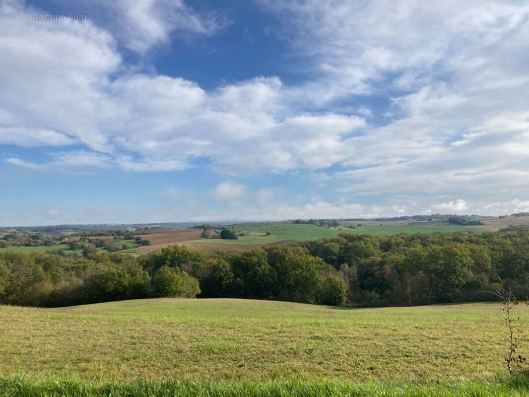 Terrain à GENEBRIERES