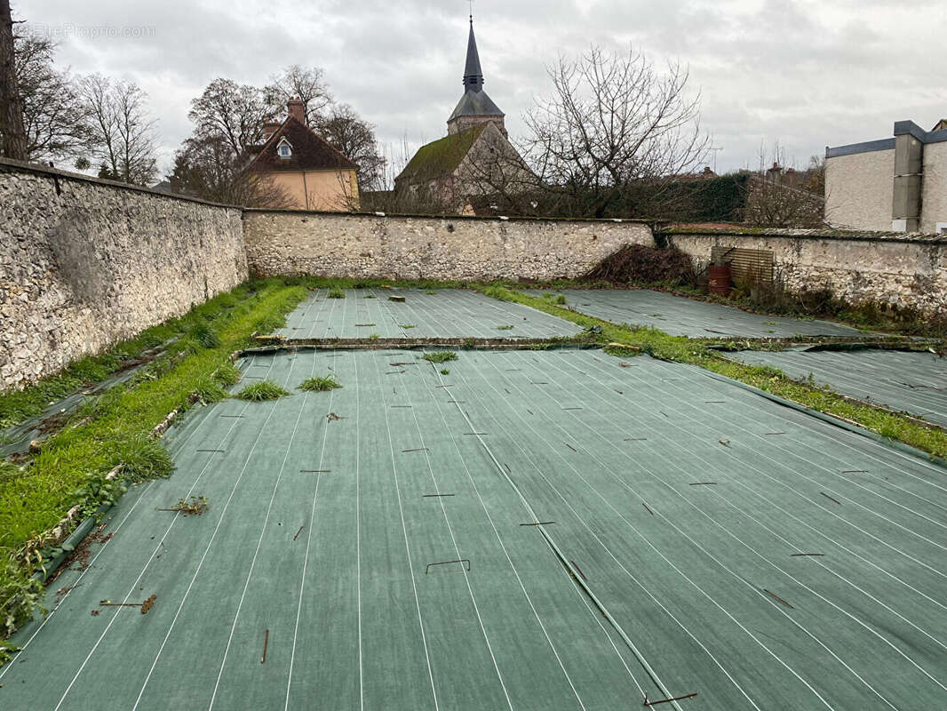 Terrain à JOUY-SUR-MORIN