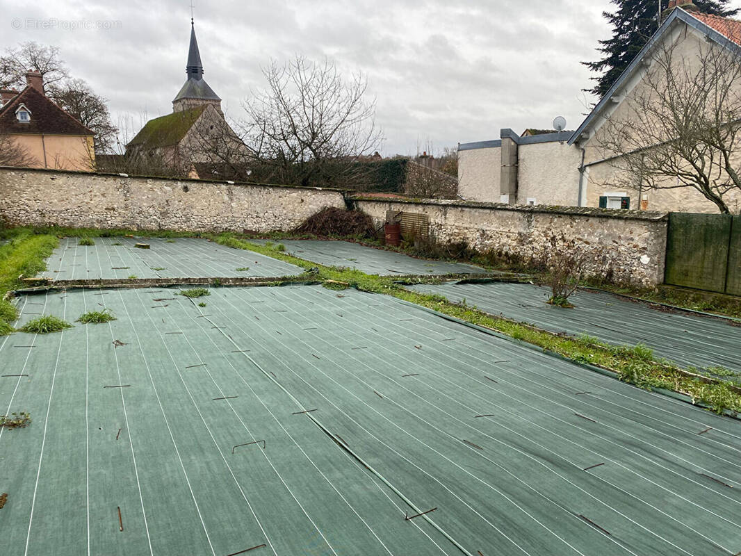 Terrain à JOUY-SUR-MORIN