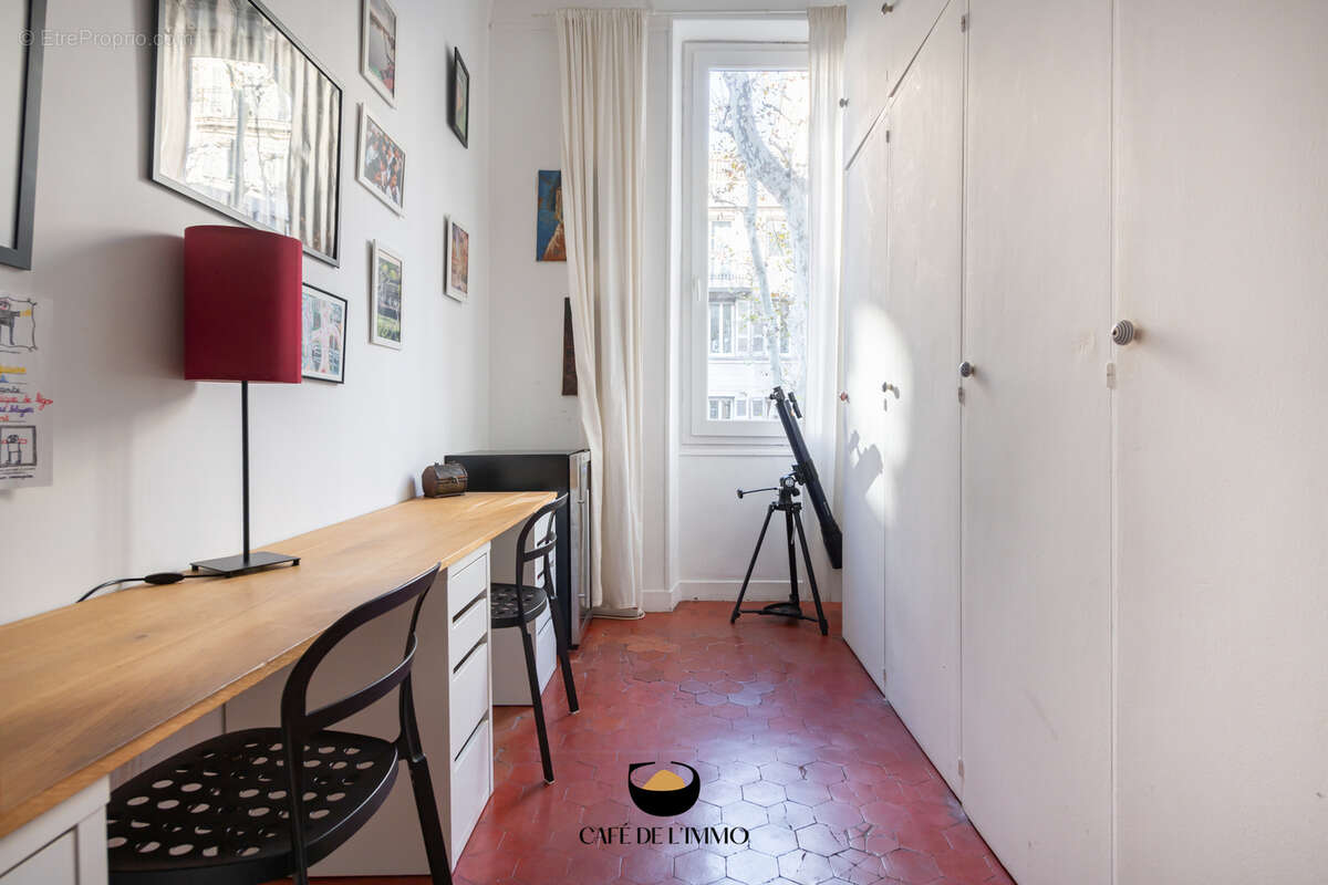 Appartement à MARSEILLE-1E