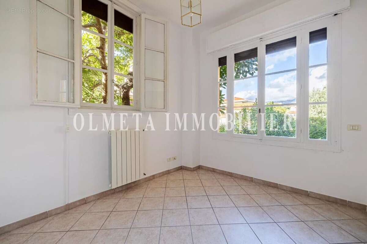 Appartement à ROQUEBRUNE-CAP-MARTIN