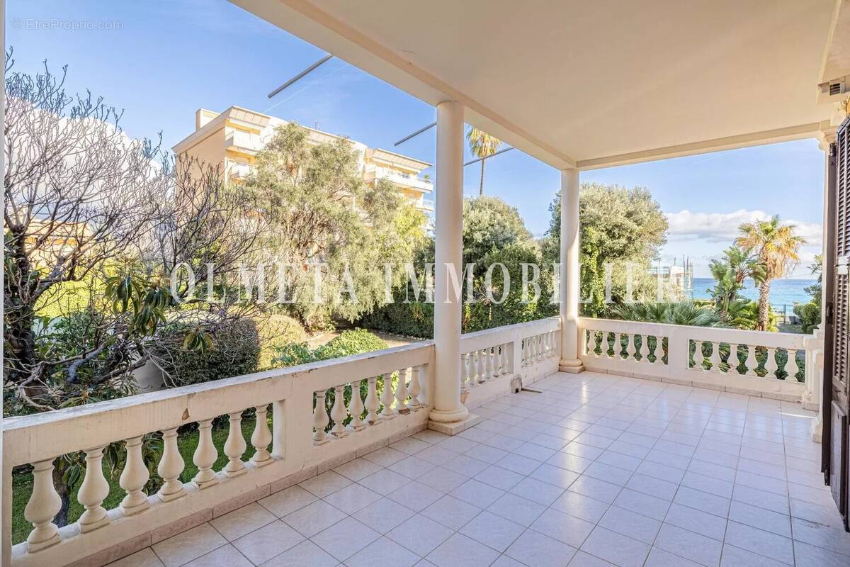 Appartement à ROQUEBRUNE-CAP-MARTIN