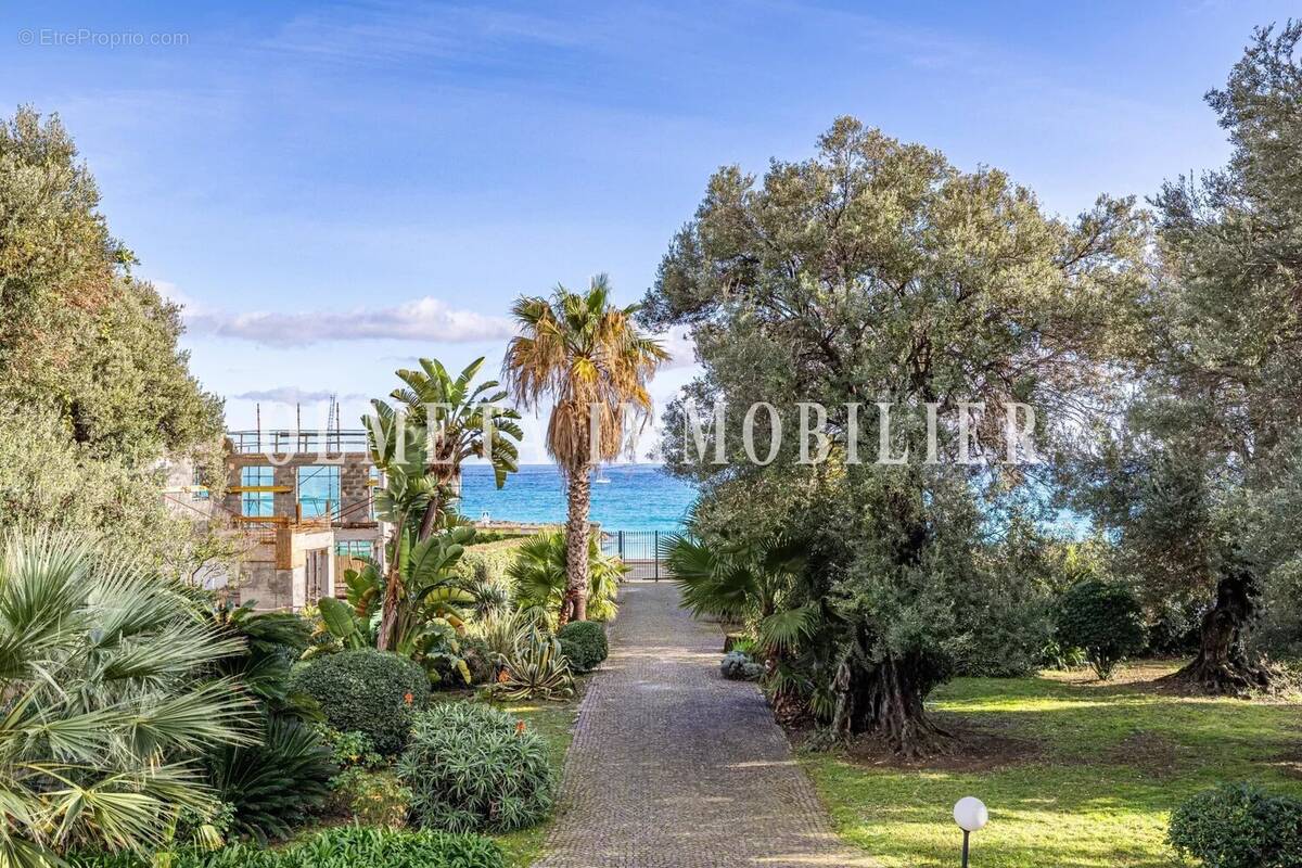 Appartement à ROQUEBRUNE-CAP-MARTIN