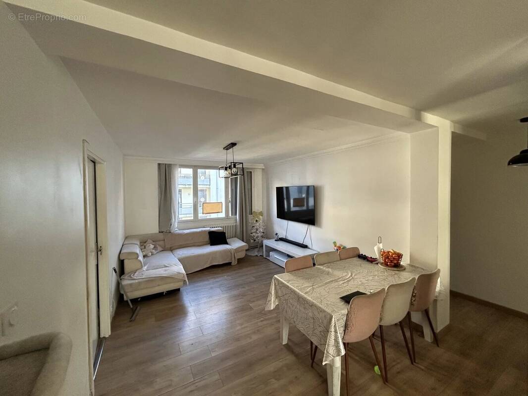 Appartement à SAINT-ETIENNE