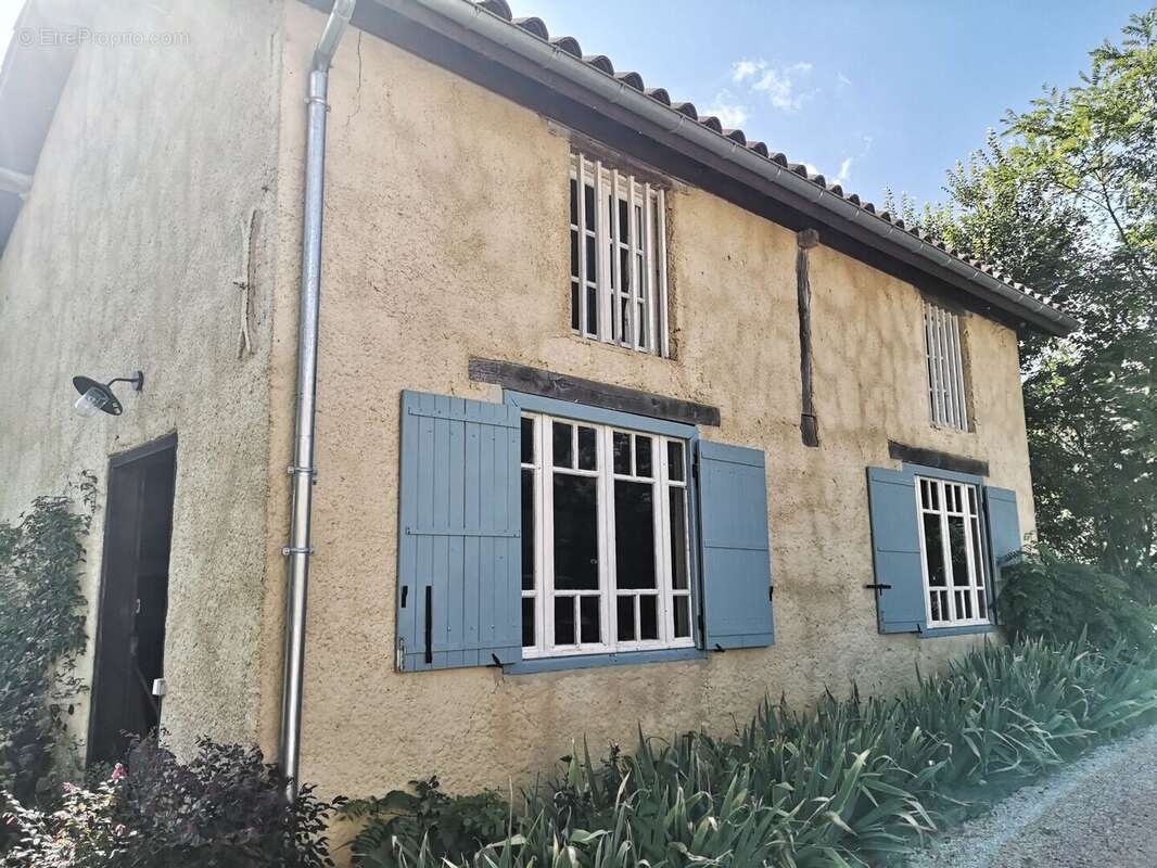 facade stockage avec 2 chambre et 2 sde dessus - Maison à AIGNAN