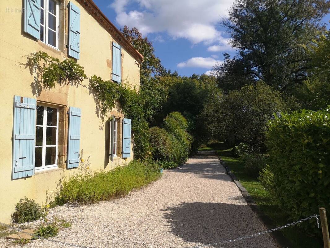 facade - Maison à AIGNAN