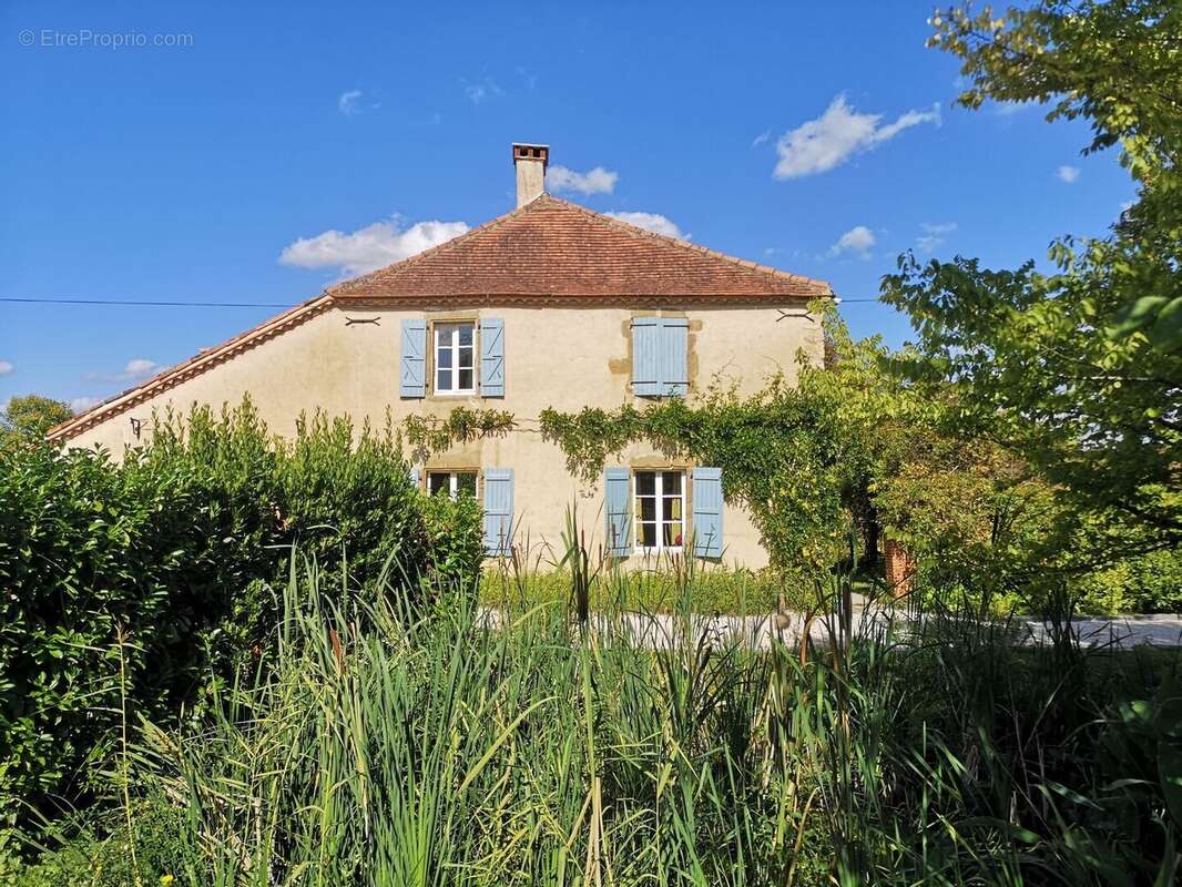 mar at facade - Maison à AIGNAN