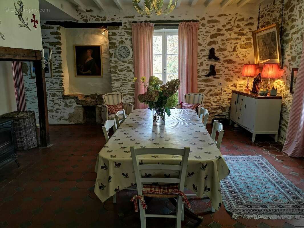 salle a manger - Maison à AIGNAN