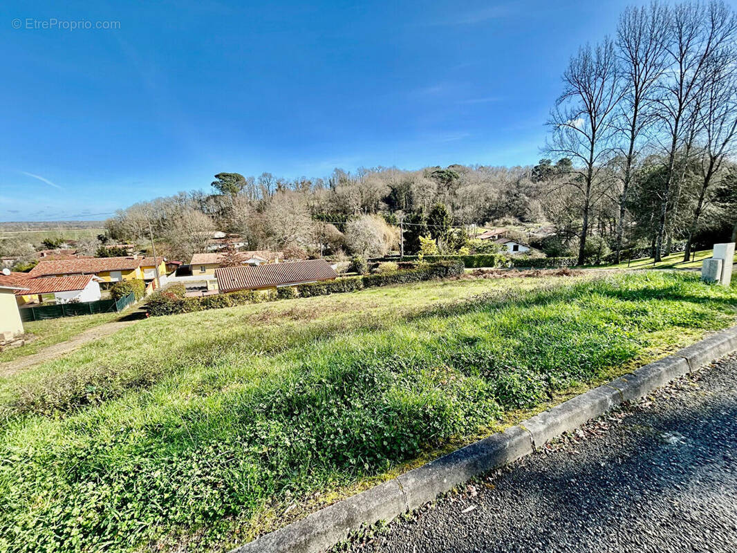 Terrain à GRENADE-SUR-L&#039;ADOUR