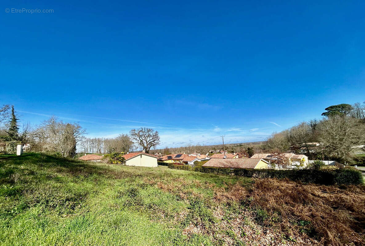 Terrain à GRENADE-SUR-L&#039;ADOUR