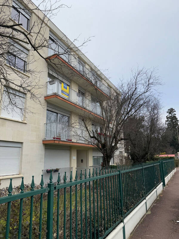 Appartement à LES PAVILLONS-SOUS-BOIS