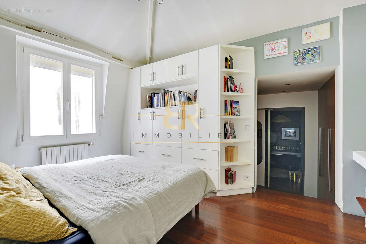 Appartement à PARIS-3E