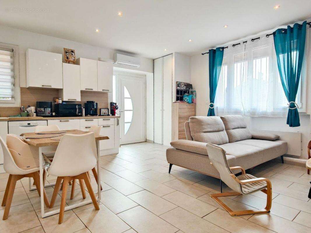 Appartement à VILLENEUVE-LOUBET