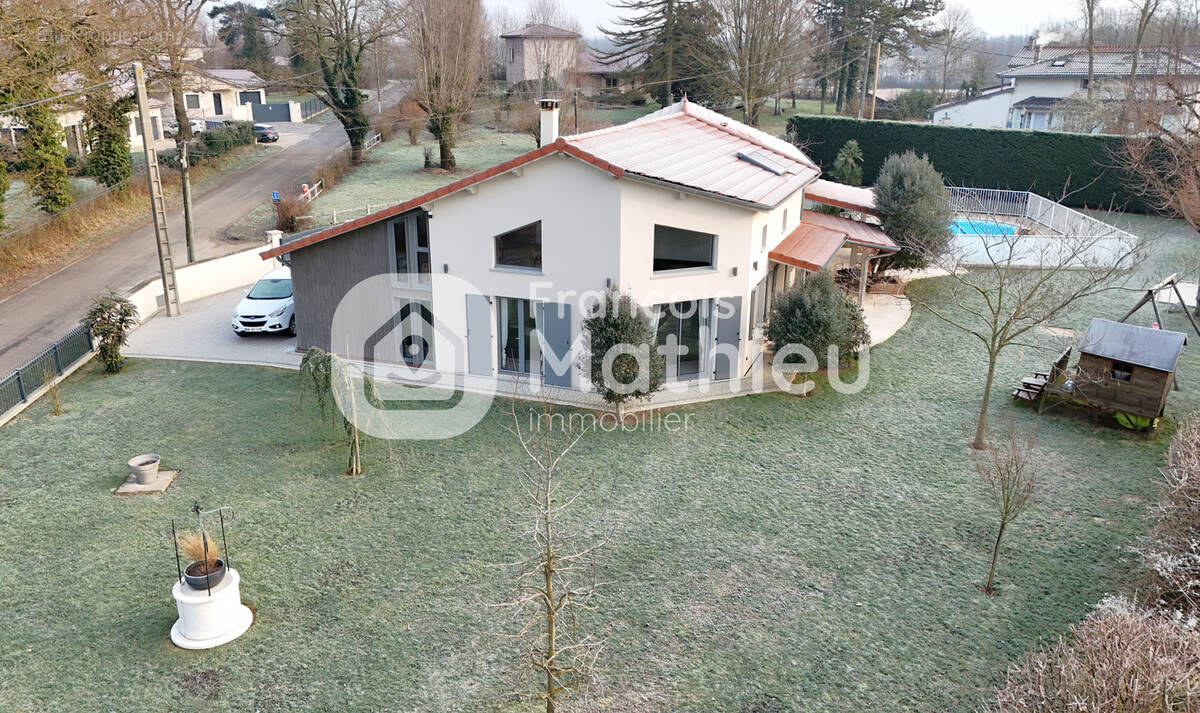 Maison à CHATILLON-SUR-CHALARONNE