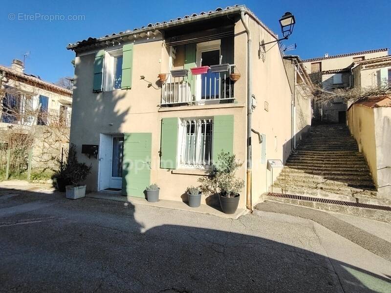 Maison à CABRIERES-D&#039;AIGUES