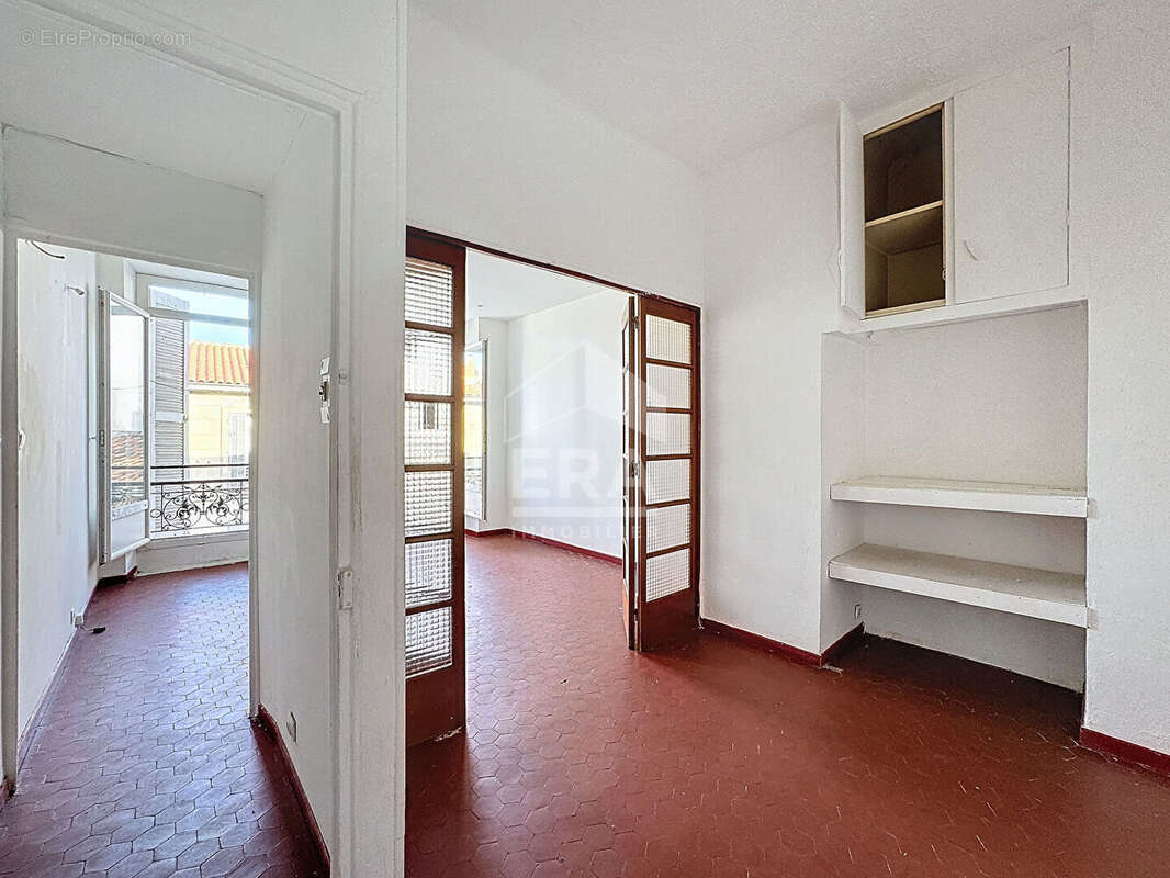 Appartement à MARSEILLE-3E