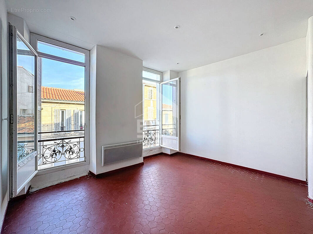 Appartement à MARSEILLE-3E