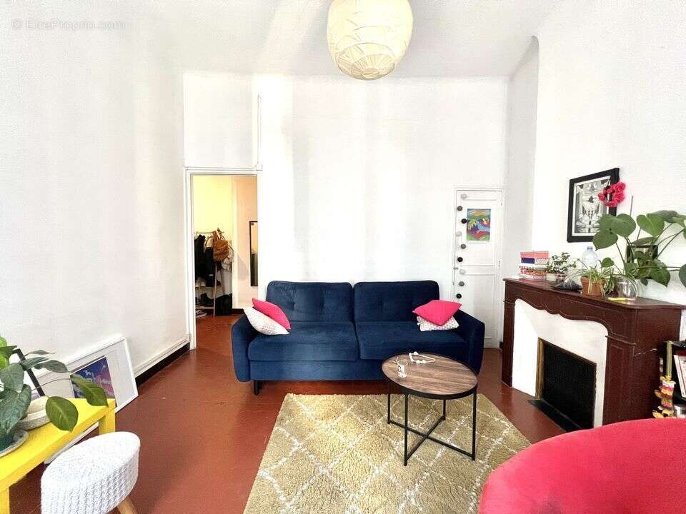 Appartement à MARSEILLE-4E