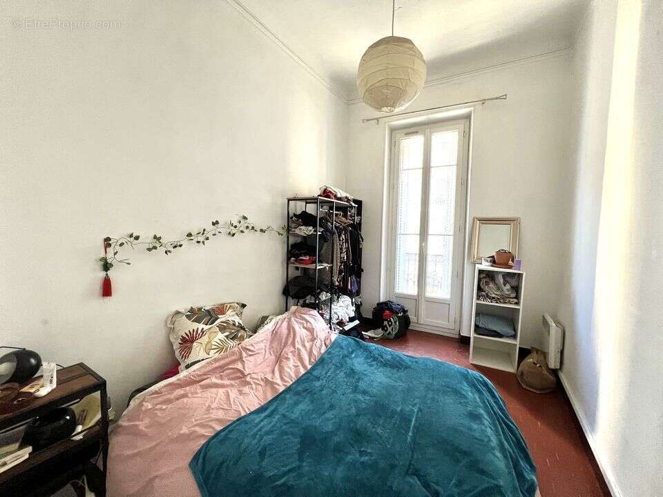 Appartement à MARSEILLE-4E