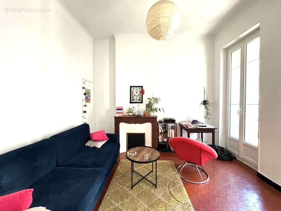 Appartement à MARSEILLE-4E