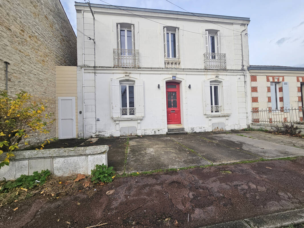 Maison à SAINTES