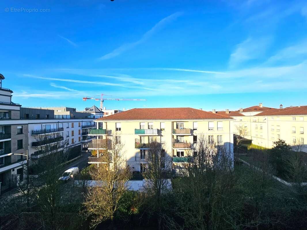 Appartement à BUSSY-SAINT-GEORGES