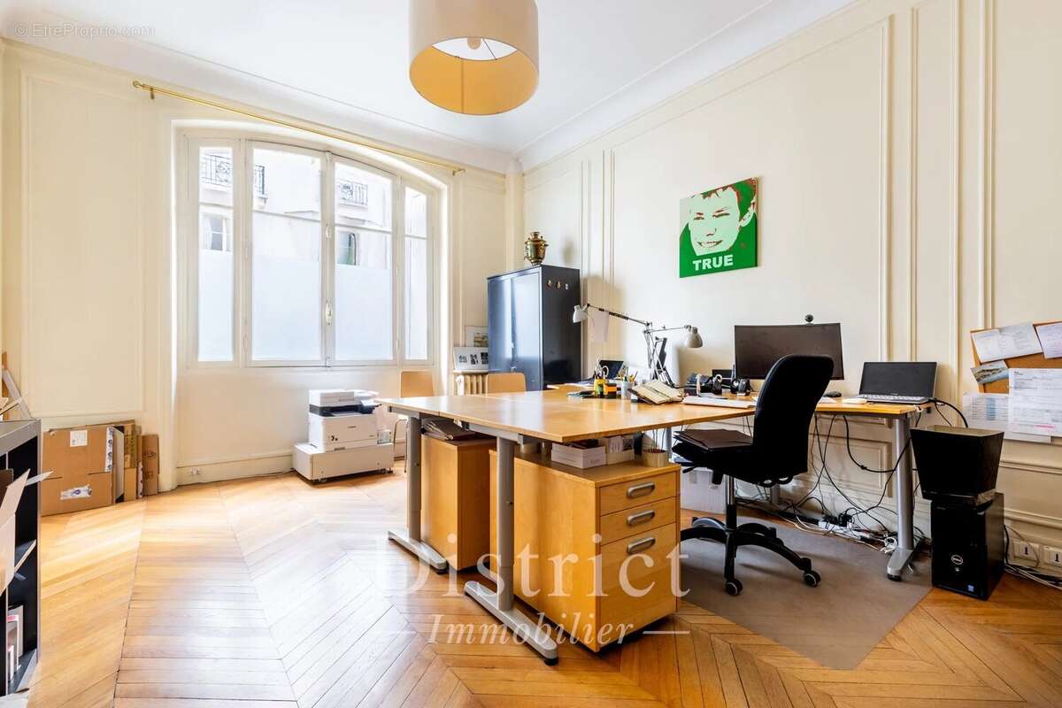 Appartement à PARIS-7E