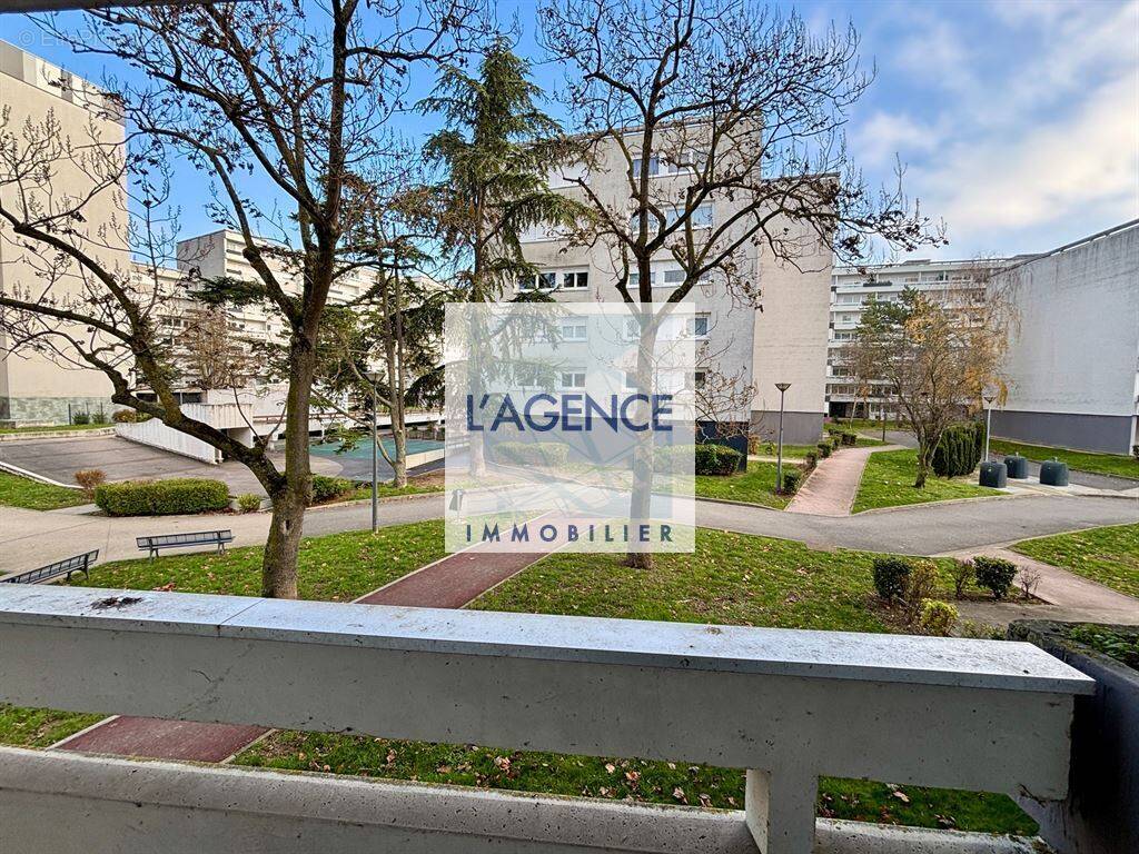 Balcon et vue dégagé - Appartement à REIMS