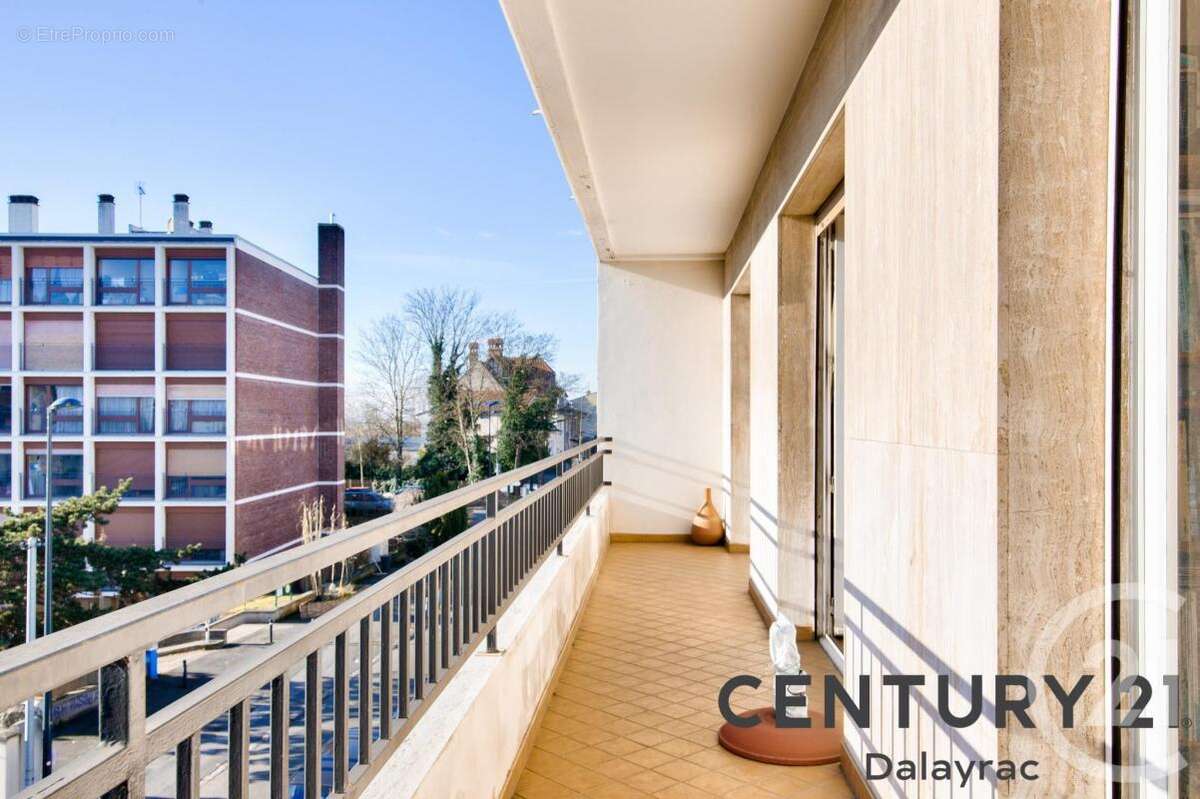 Appartement à FONTENAY-SOUS-BOIS