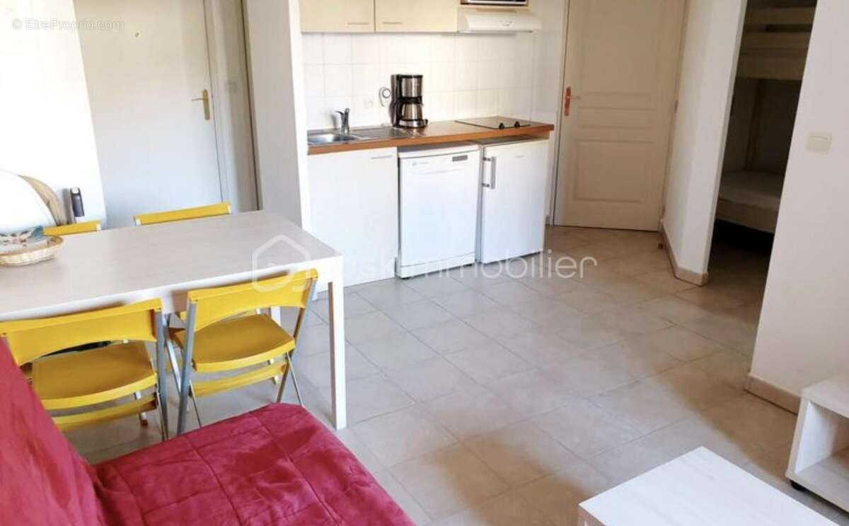 Appartement à ROQUEBRUNE-SUR-ARGENS