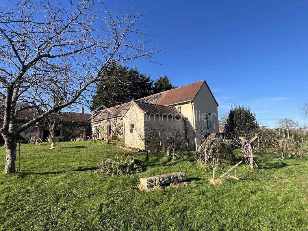 Maison à LA CHAPELLE-SAINT-AUBIN