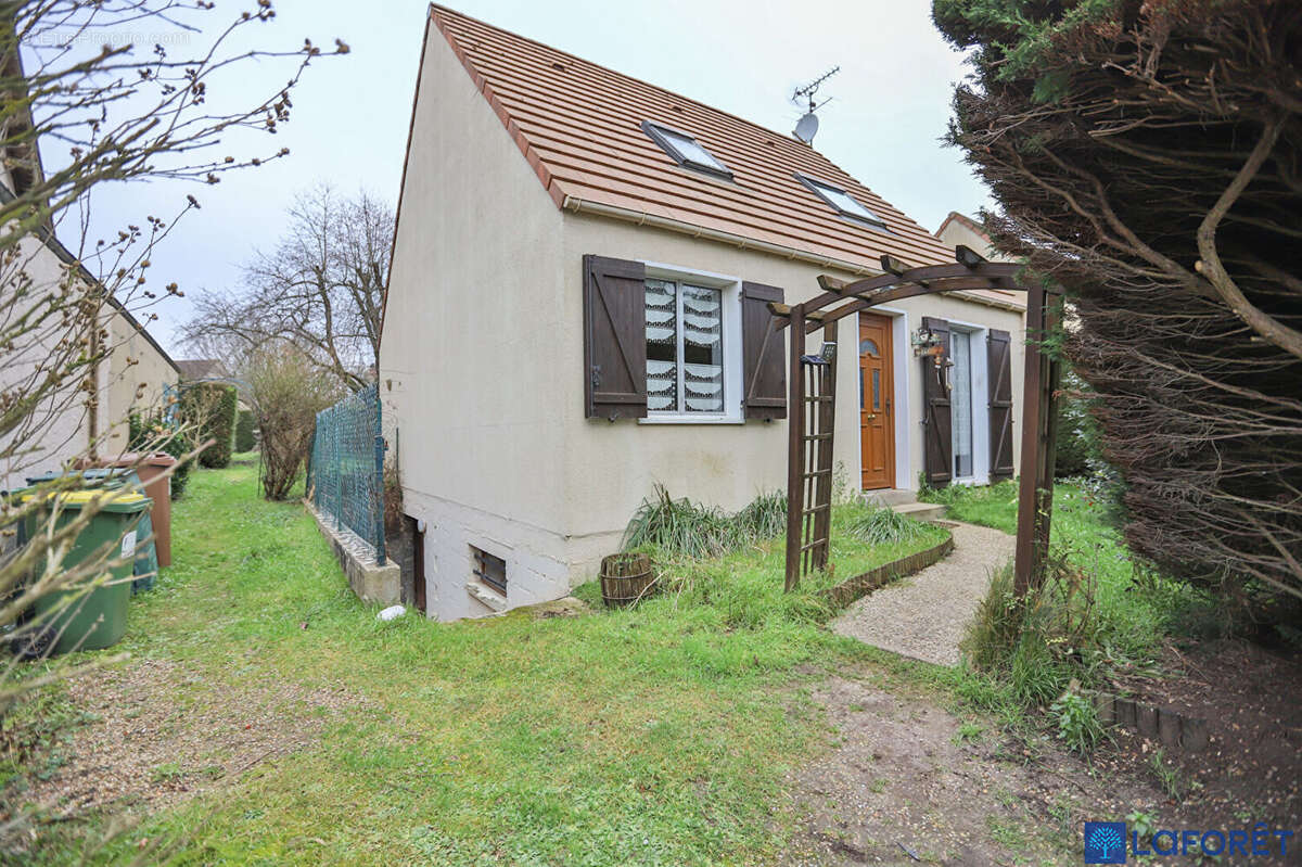 Maison à GARANCIERES