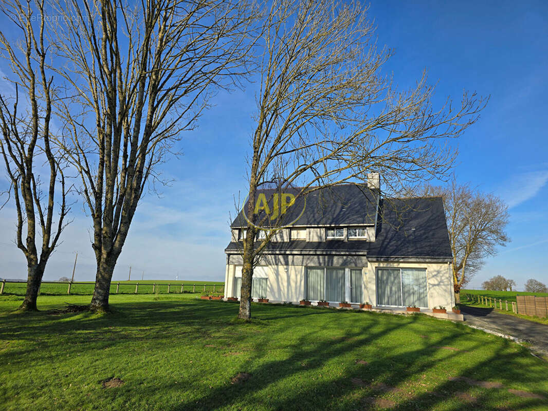 Maison à CONQUEREUIL