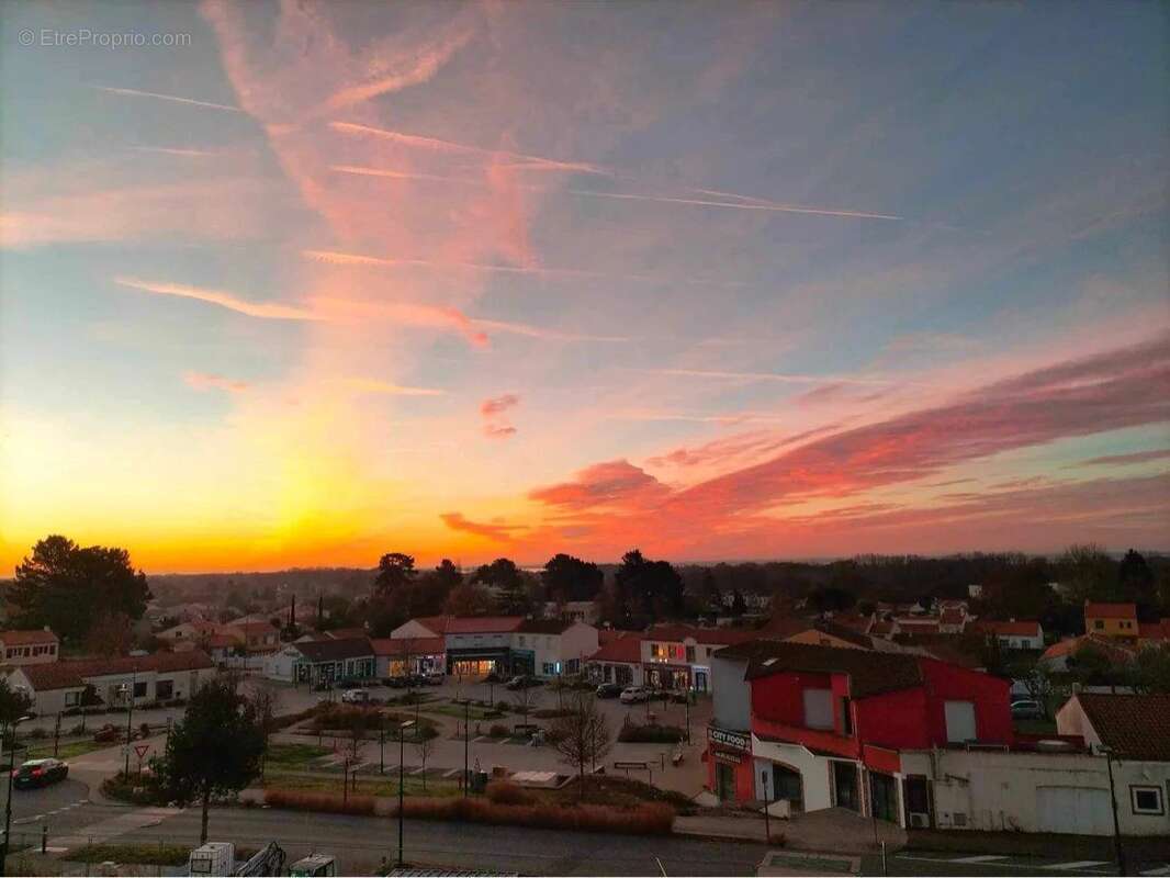 Commerce à BOUAYE