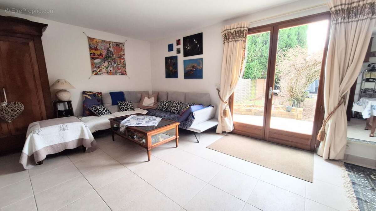 Appartement à SAINT-REMY-LES-CHEVREUSE