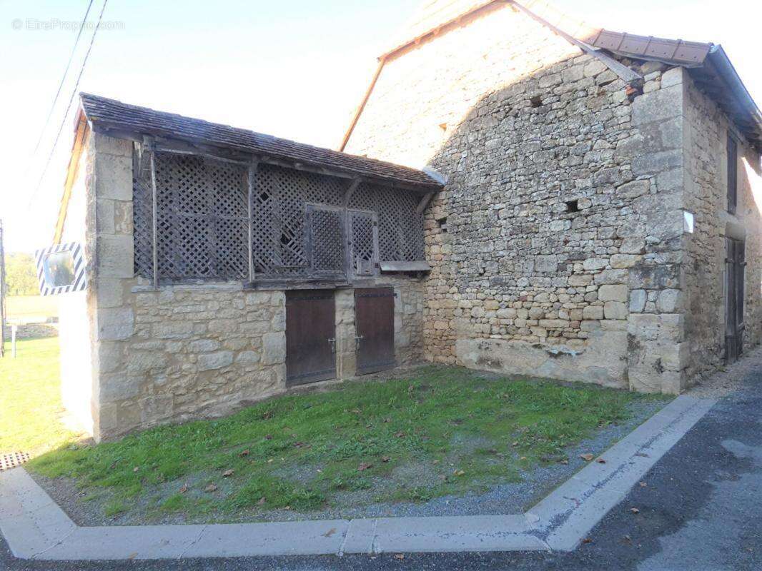 Maison à CHERVEIX-CUBAS