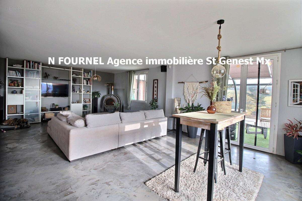 Appartement à JONZIEUX