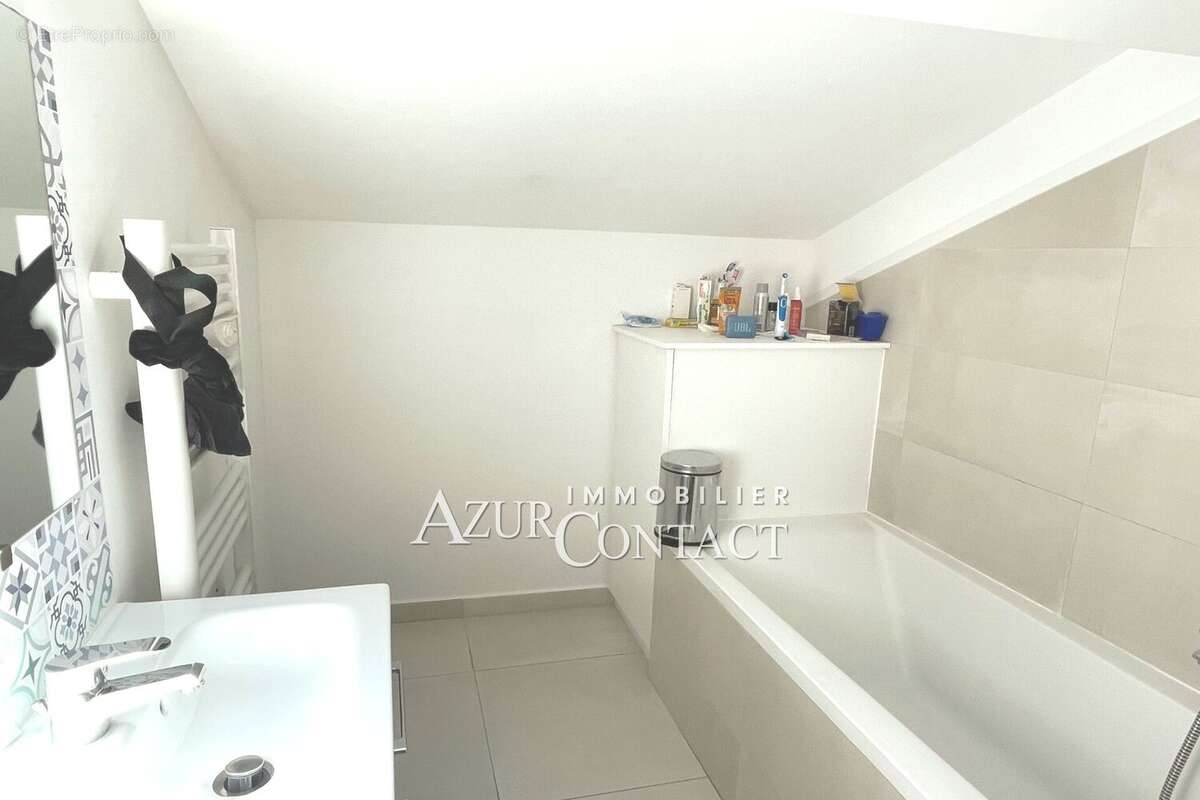 Appartement à MOUGINS