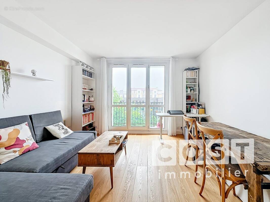 Appartement à COURBEVOIE