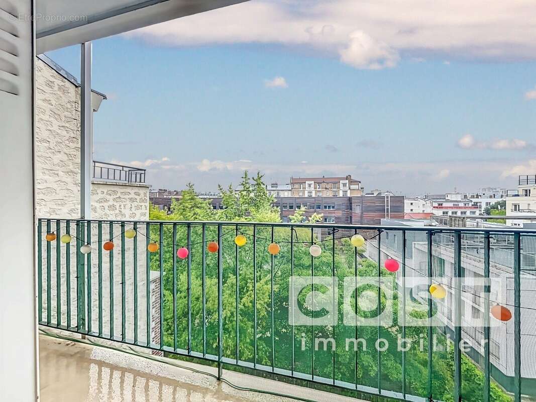 Appartement à COURBEVOIE