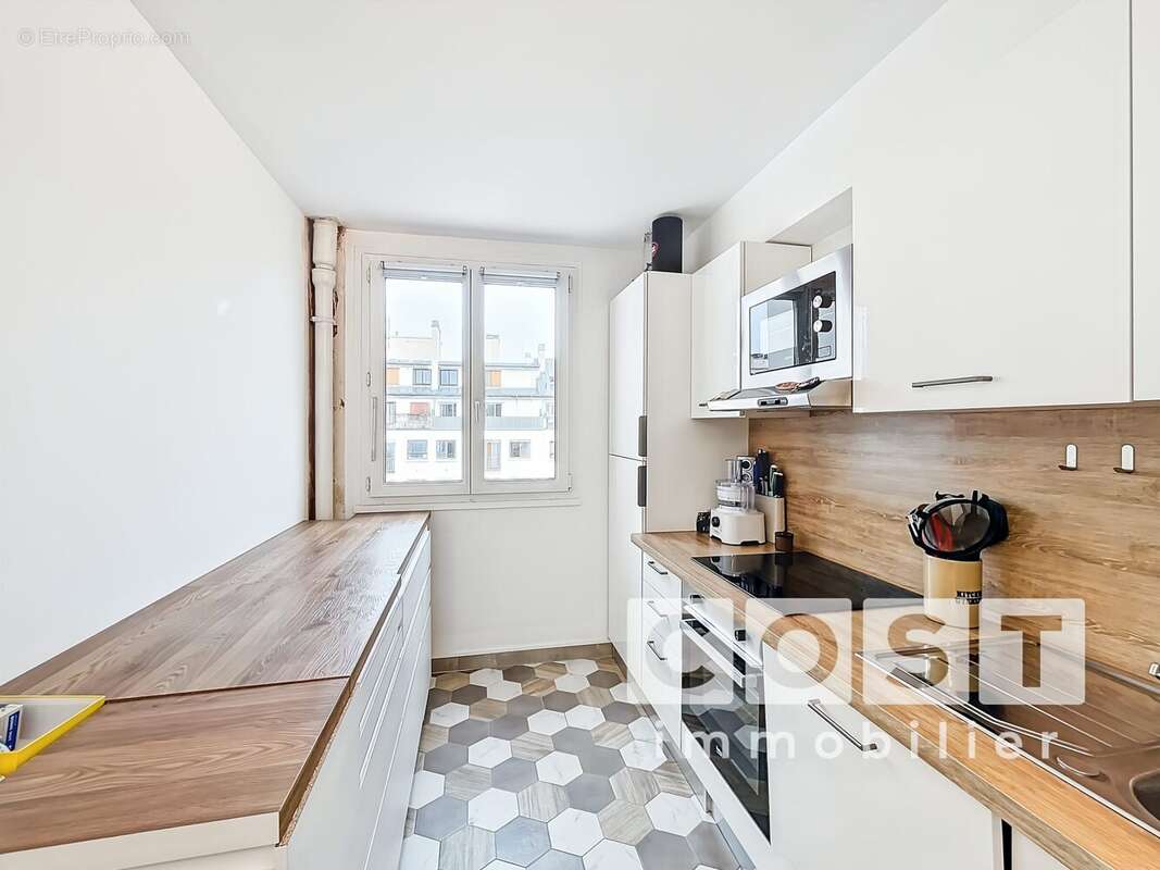 Appartement à COURBEVOIE